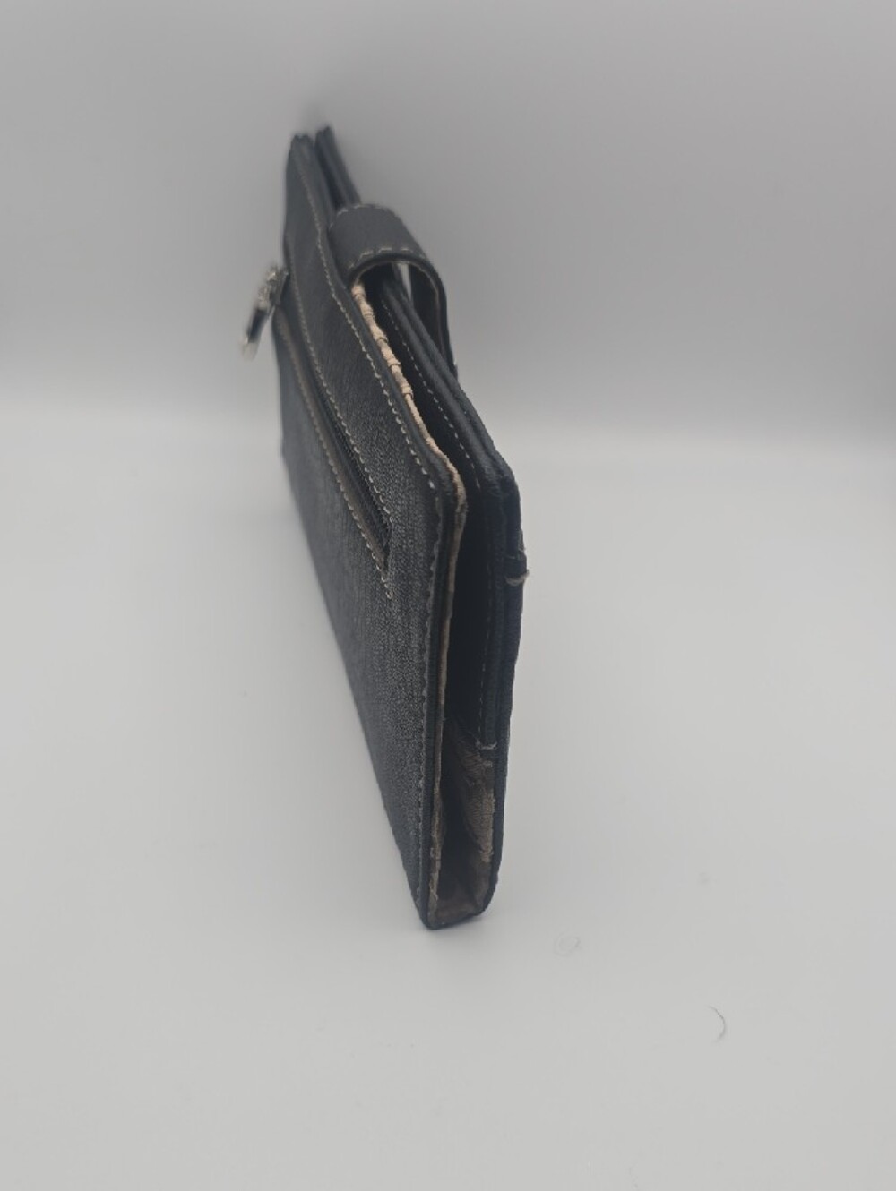Relic Black Leather Trifold Wallet W Contrast Stitching/Silver Hardware (EUC)๐ค - Picture 3 of 12